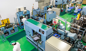 Vacuum bottle production line